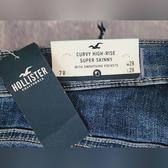 Hollister Curvy High-Rise Super Skinny Jeans - Picture 8 of 10